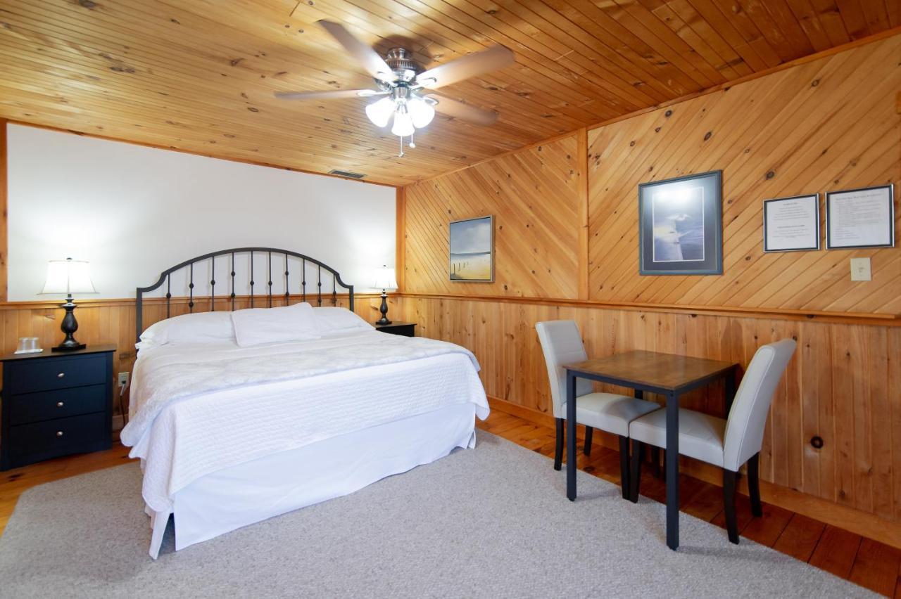 Bye The Bay Bed And Breakfast Ridgetown Exterior foto
