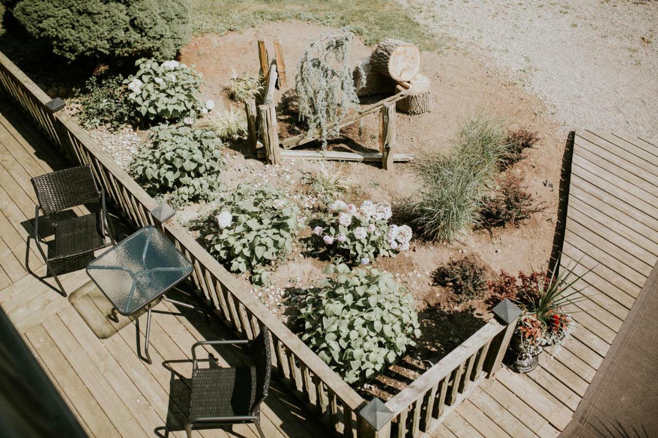 Bye The Bay Bed And Breakfast Ridgetown Exterior foto
